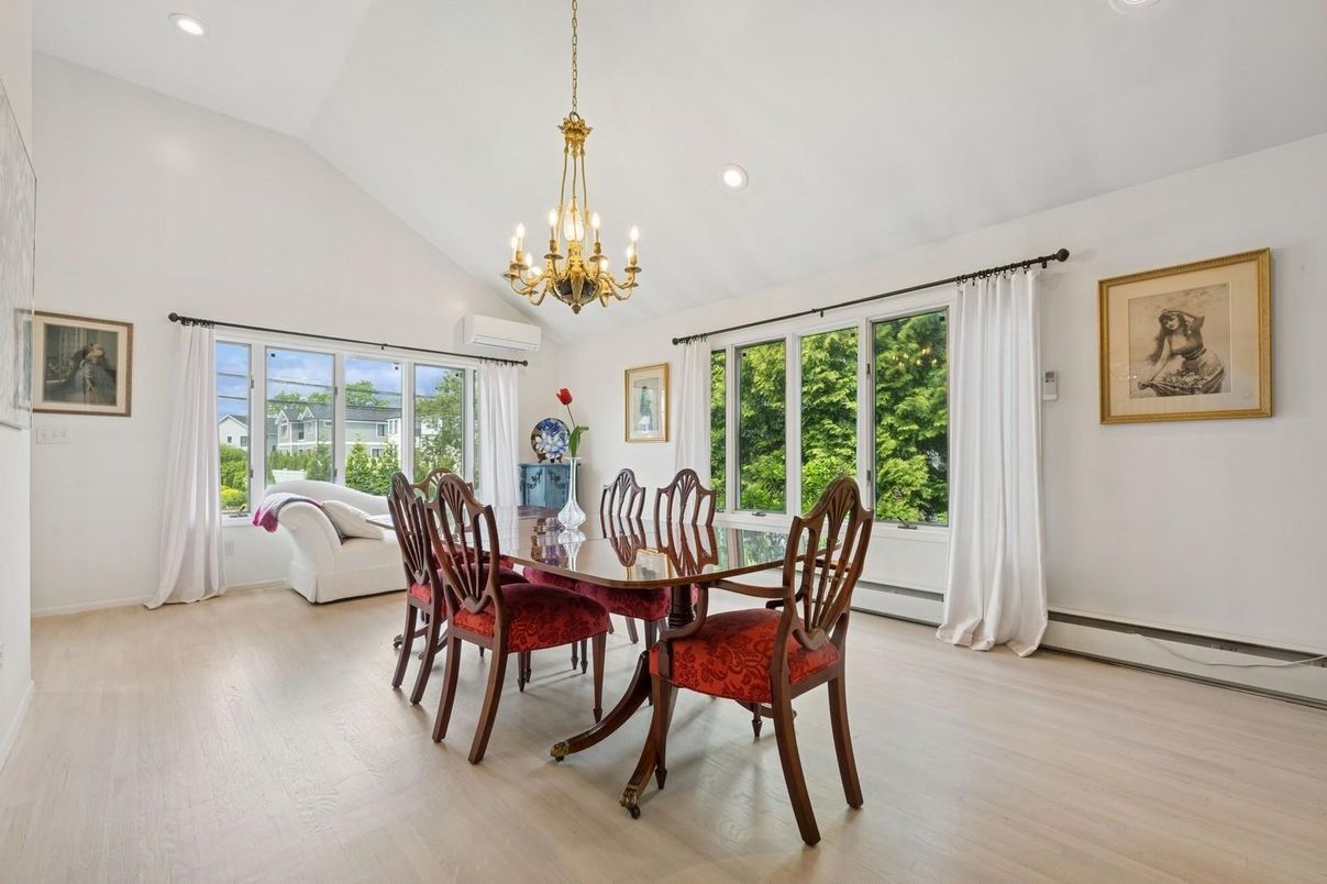 Chandelier, Dining room, Interior, Recessed Lighting, Wood Texture Flooring