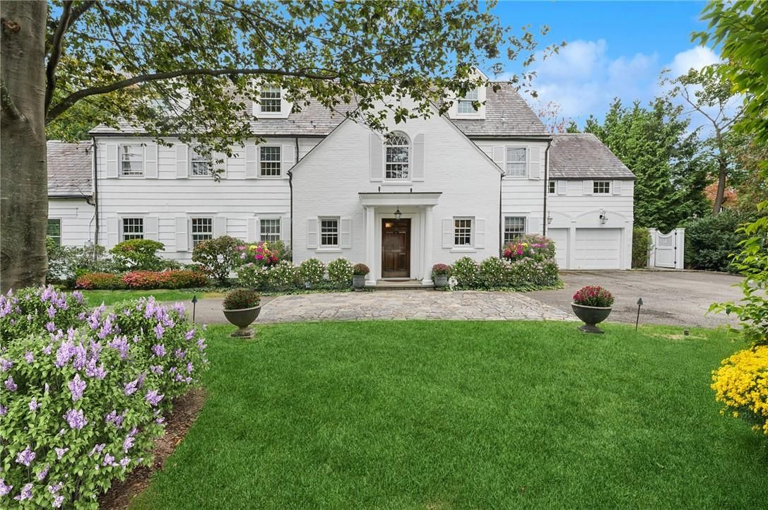 Attached, Backyard, Exterior, Facade, French Provincial