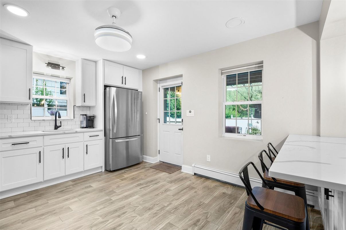 Dining room, Interior, Kitchen, Recessed Lighting, Wood Texture Flooring