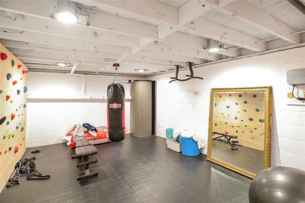 Garage, Interior