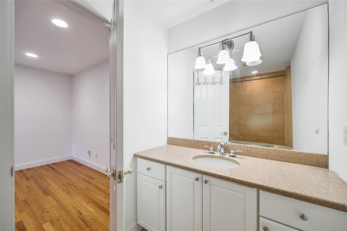 Bathroom, Interior, Recessed Lighting, Wood Texture Flooring