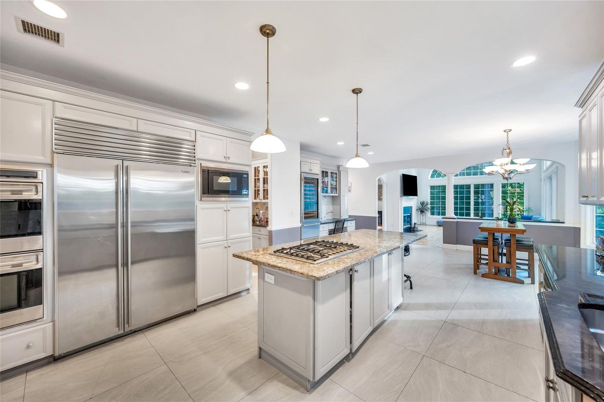 Chandelier, Dining room, Interior, Kitchen, Pendant Lights, Recessed Lighting, Stainless Steel Appliances