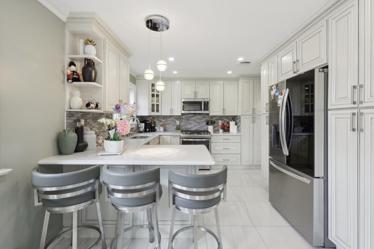 Interior, Kitchen, Pendant Lights, Recessed Lighting, Stainless Steel Appliances
