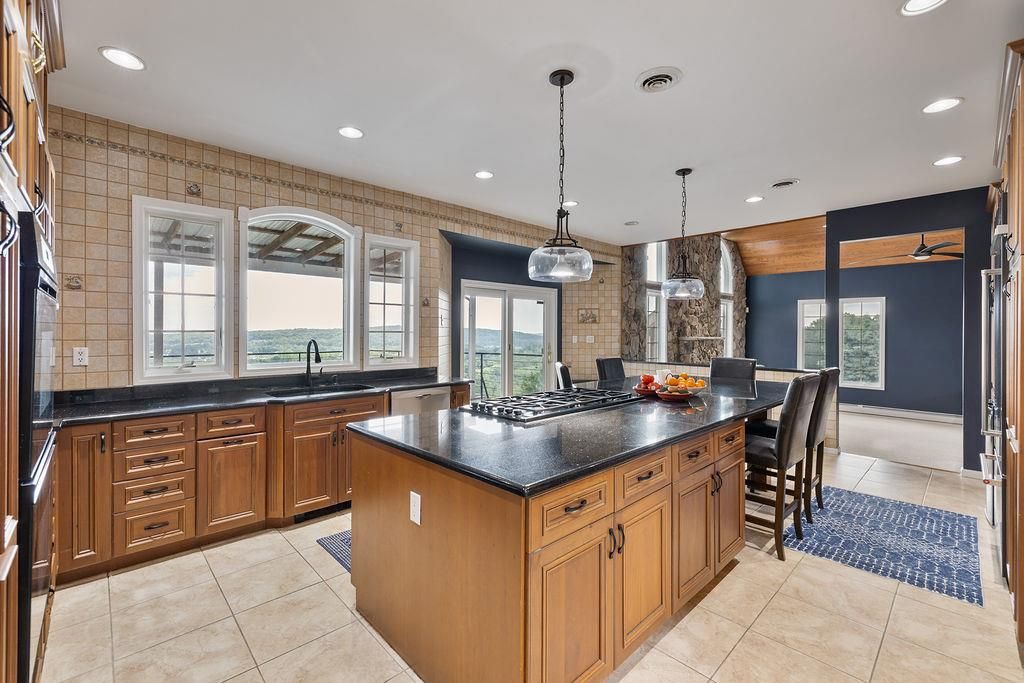 Dining room, Interior, Kitchen, Pendant Lights, Recessed Lighting, Water