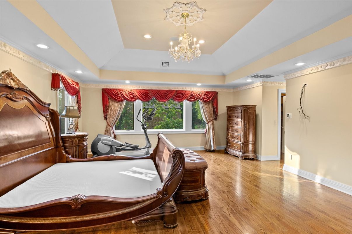 Chandelier, Interior, Recessed Lighting, Wood Texture Flooring