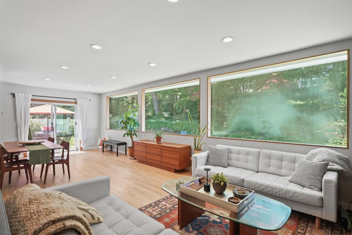 Dining room, Interior, Living room, Recessed Lighting, Wood Texture Flooring