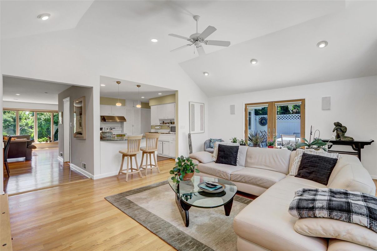 Interior, Kitchen, Living room, Pendant Lights, Recessed Lighting, Wood Texture Flooring