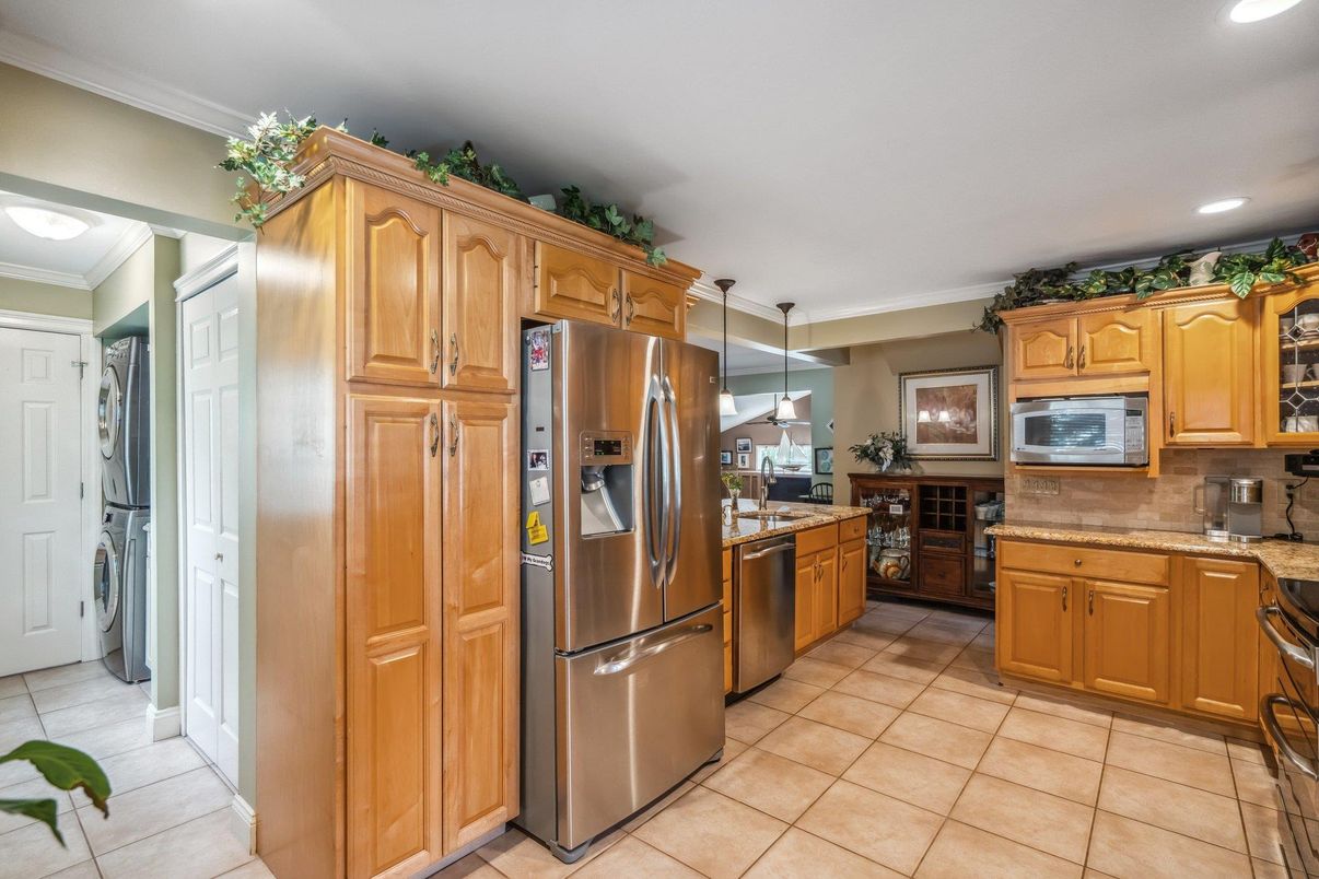 Interior, Kitchen, Pendant Lights, Recessed Lighting, Washer