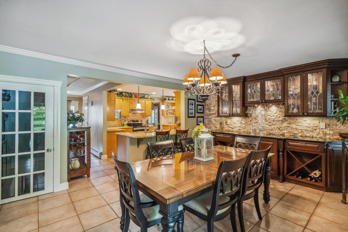 Chandelier, Dining room, Interior, Kitchen, Pendant Lights