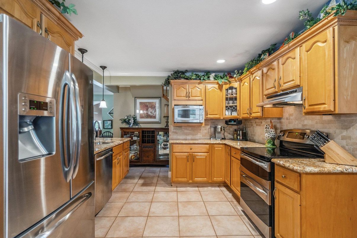 Interior, Kitchen, Pendant Lights, Recessed Lighting, Stainless Steel Appliances