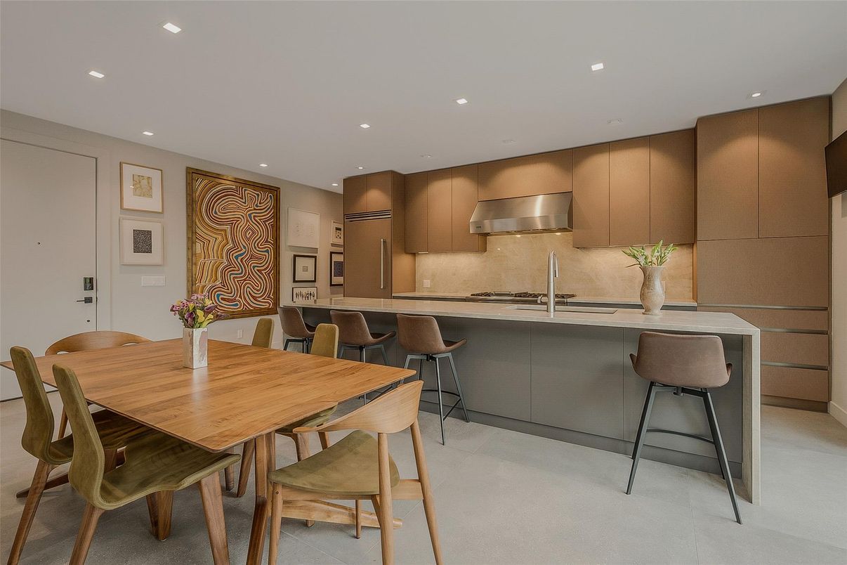 Dining room, Interior, Kitchen, Recessed Lighting, Stainless Steel Appliances