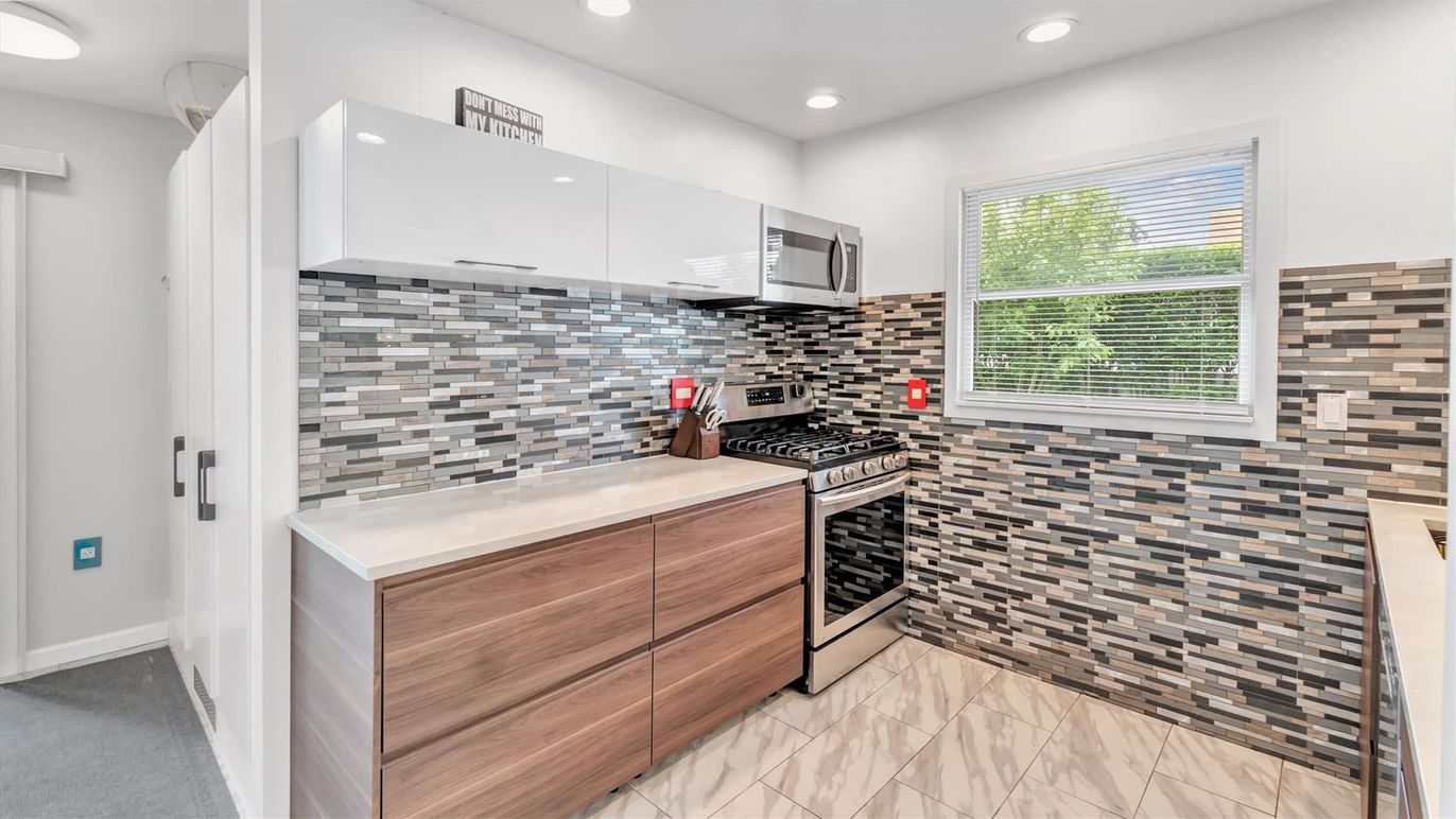 Interior, Kitchen, Recessed Lighting, Stainless Steel Appliances, Wine Storage