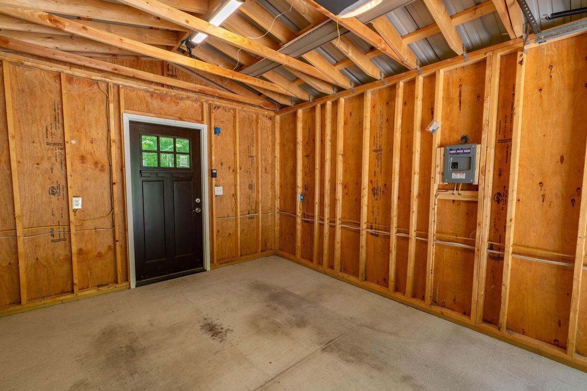 Empty room, Interior, Wooden Beams, Wooden Ceilings, Wooden Walls