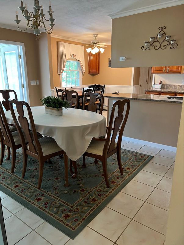 Chandelier, Dining room, Interior, Kitchen