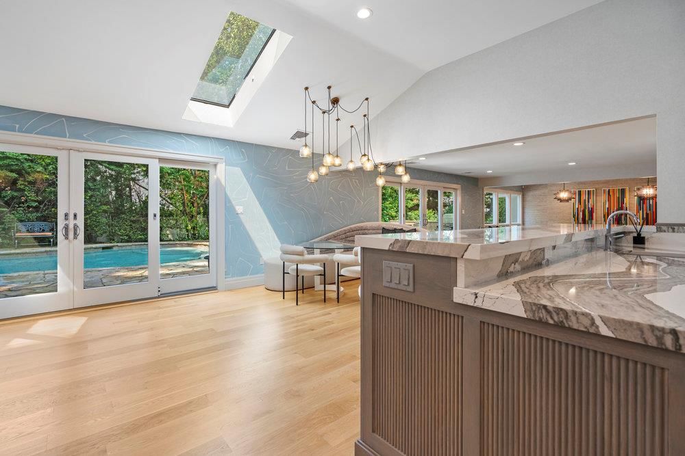 Dining room, Interior, Kitchen, Pendant Lights, Recessed Lighting, Wood Texture Flooring