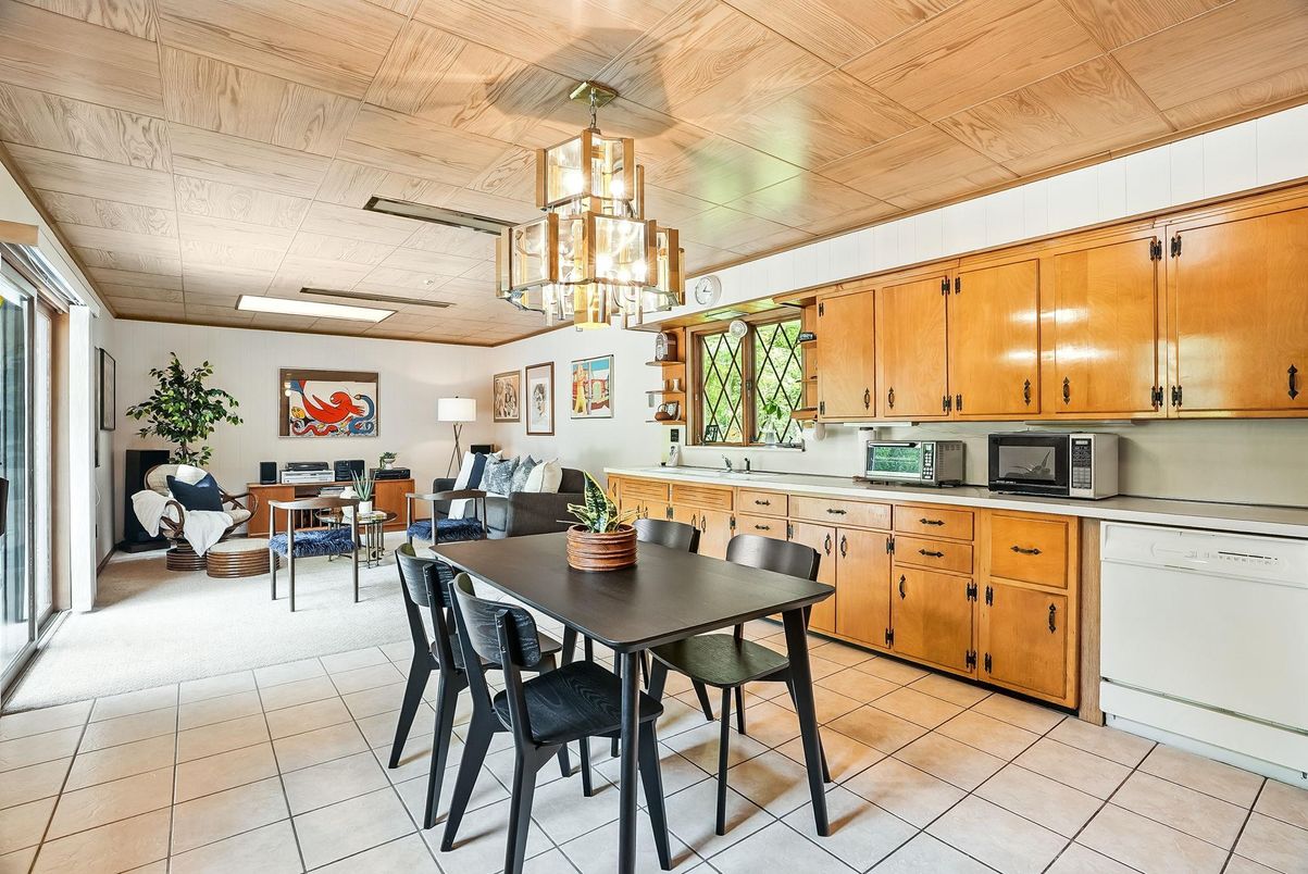 Dining room, Interior, Kitchen, Pendant Lights, Wooden Ceilings