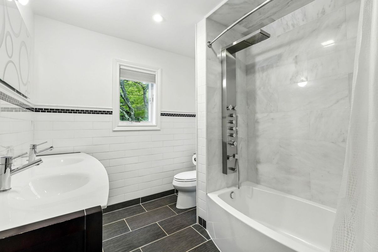 Bathroom, Interior, Marble Walls, Recessed Lighting