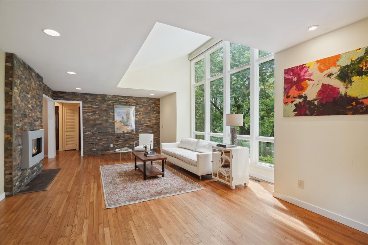 Interior, Living room, Recessed Lighting, Stone Walls, Wood Texture Flooring