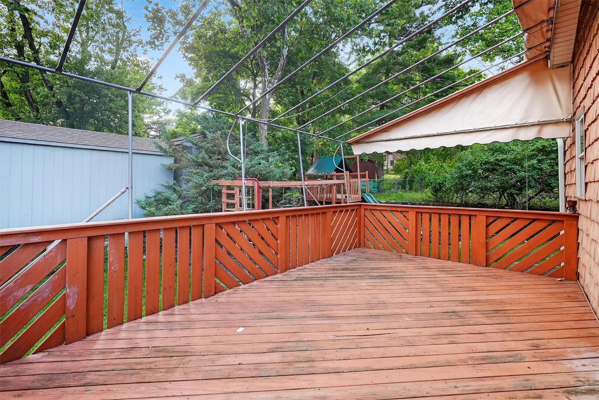 Exterior, Wood Texture Flooring