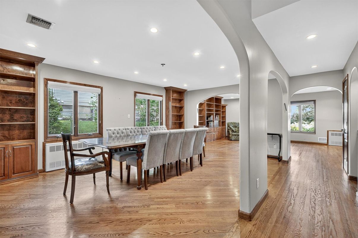 Dining room, Interior, Recessed Lighting, Wood Texture Flooring