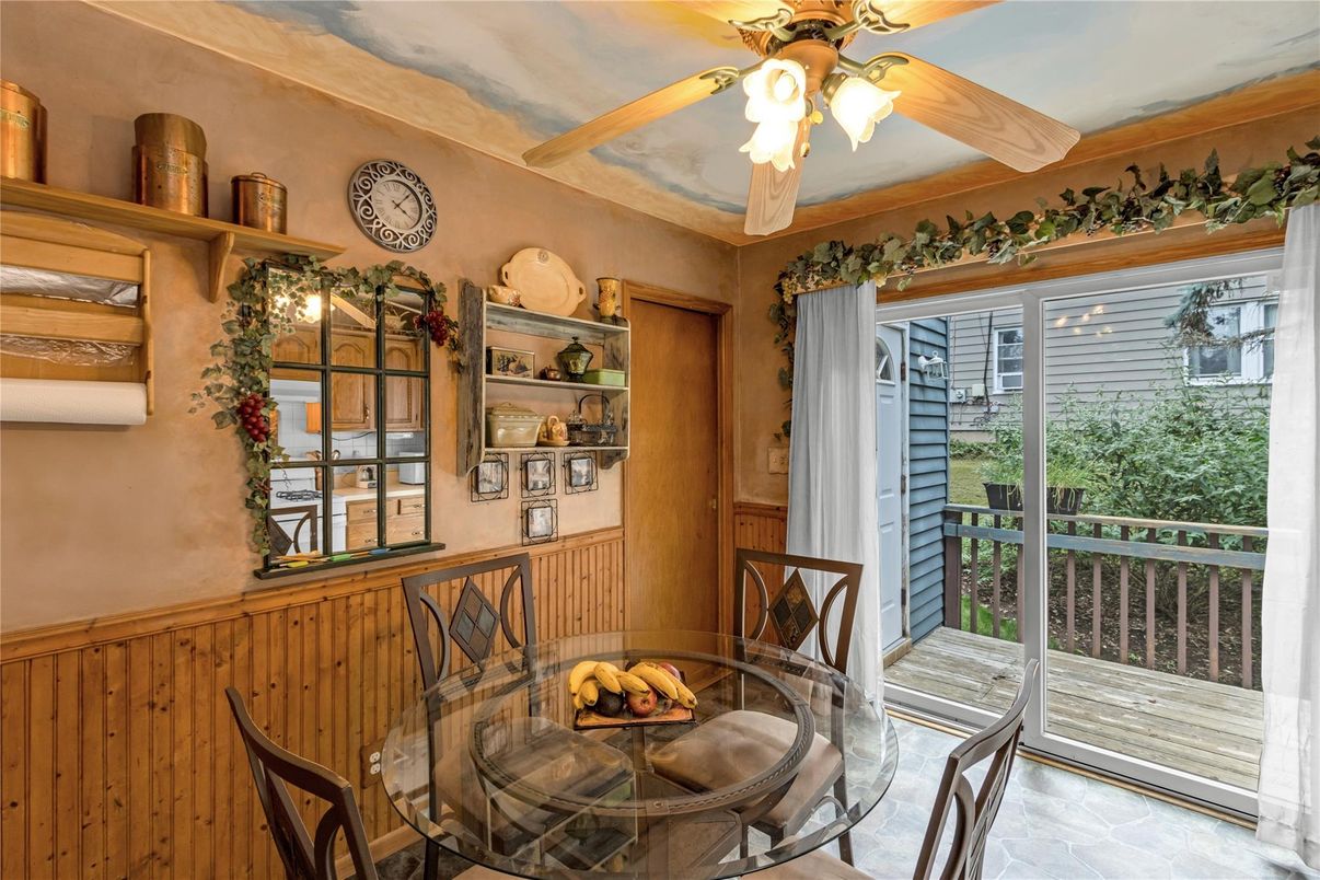 Dining room, Interior