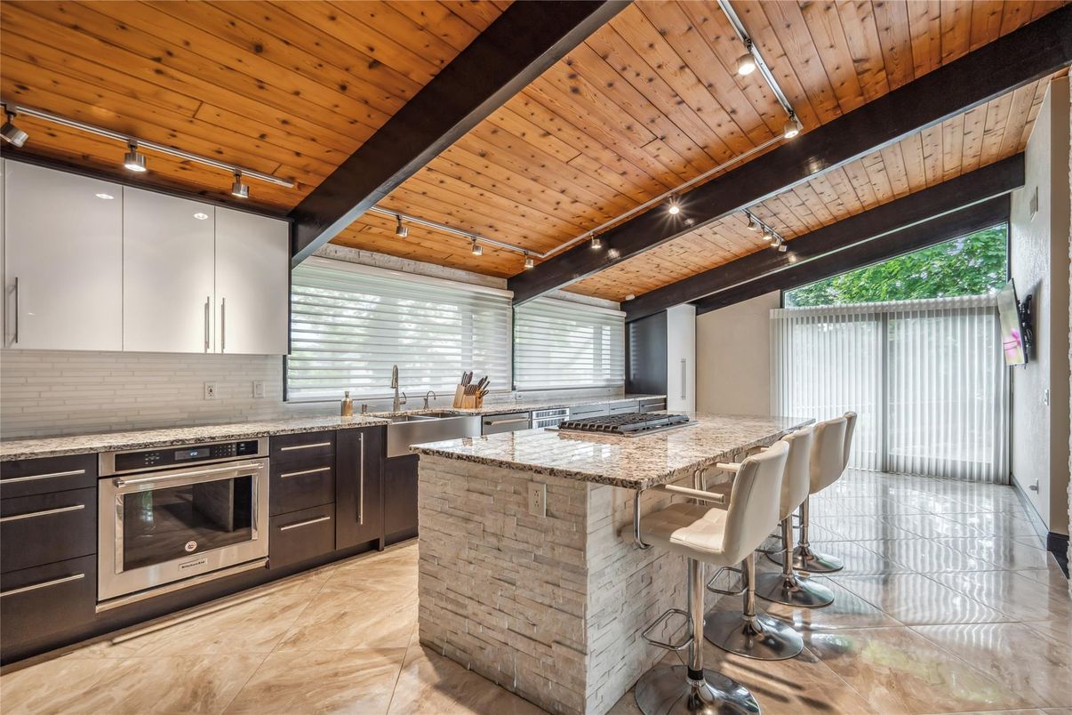 Interior, Kitchen, Stainless Steel Appliances, Wooden Beams, Wooden Ceilings