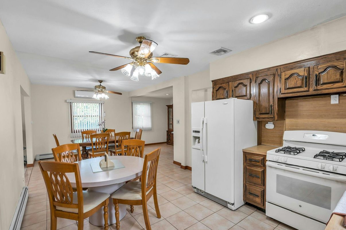 Dining room, Interior, Kitchen, Recessed Lighting