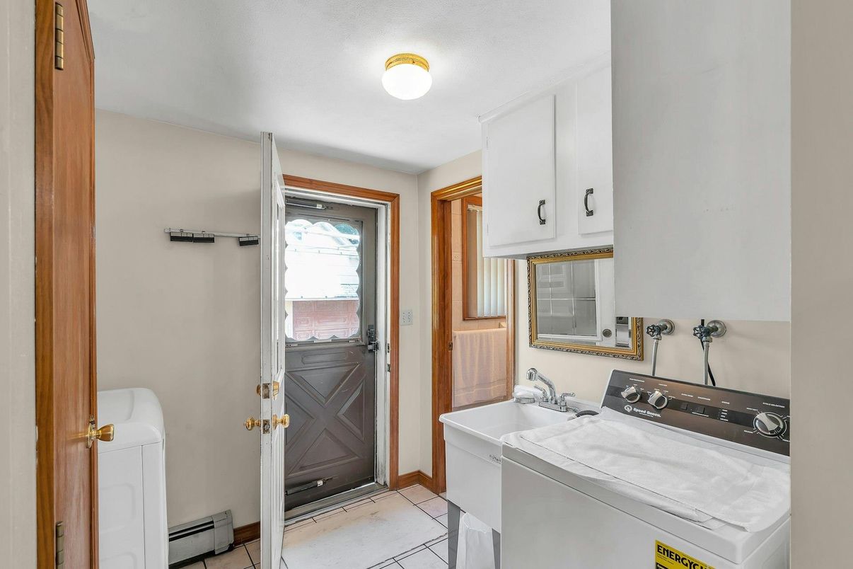 Interior, Washer