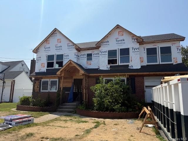 Exterior, Facade, Brick Facade, Queen Anne Victorian