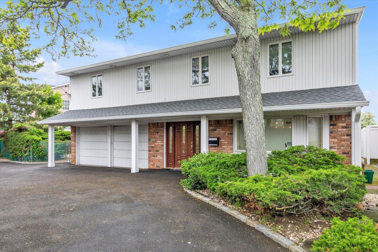 Attached, Exterior, Facade, Brick Facade, Farmhouse