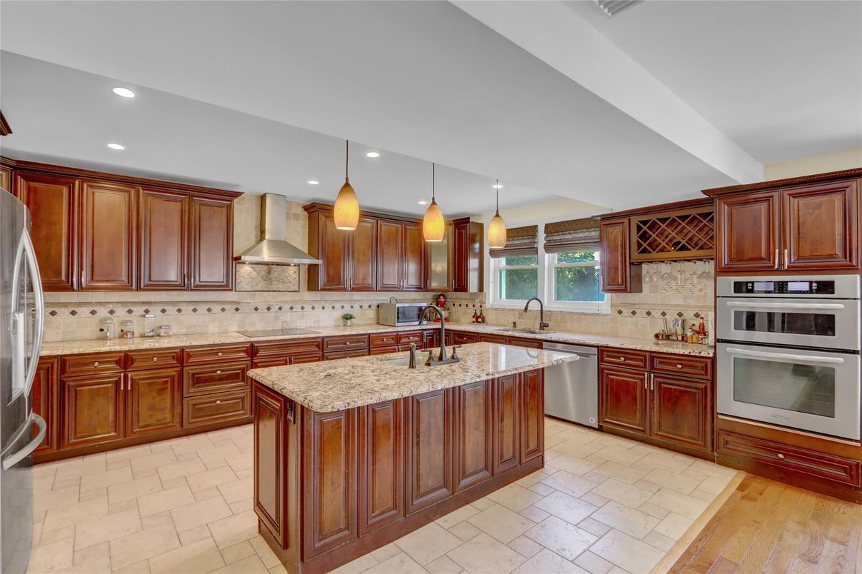 Interior, Kitchen, Pendant Lights, Recessed Lighting, Stainless Steel Appliances