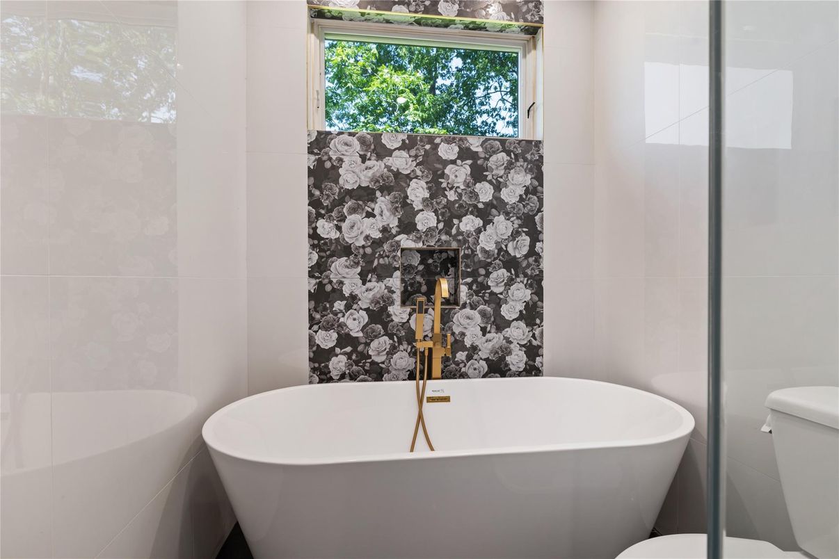 Bathroom, Free Standing Baths, Interior