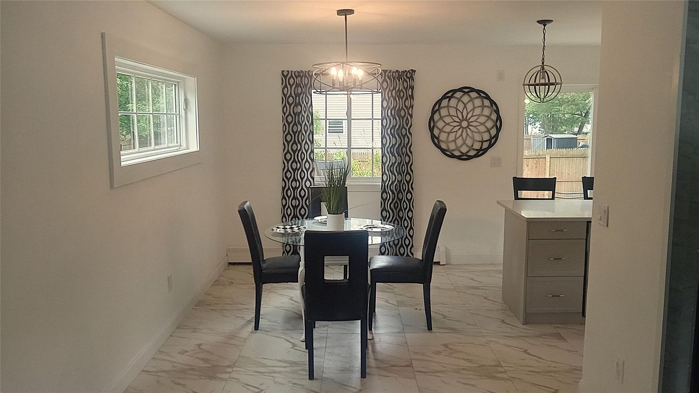 Dining room, Interior, Marble, Pendant Lights