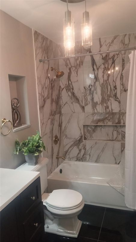 Bathroom, Interior, Marble Walls, Pendant Lights