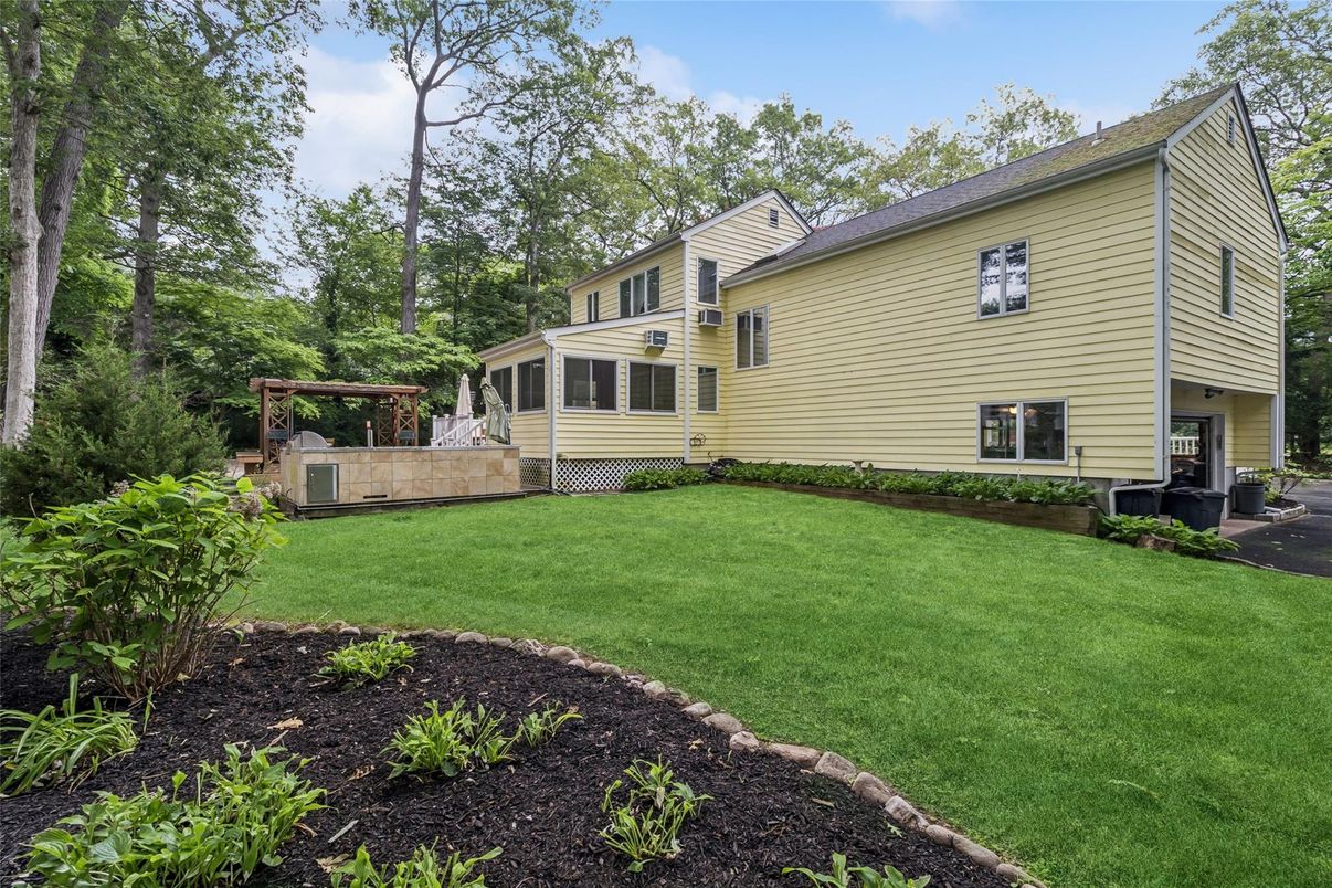 Backyard, Exterior, Hot Tub
