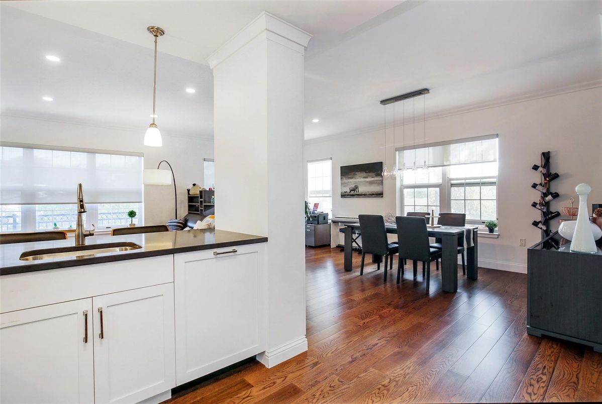 Dining room, Interior, Kitchen, Pendant Lights, Recessed Lighting, Wood Texture Flooring
