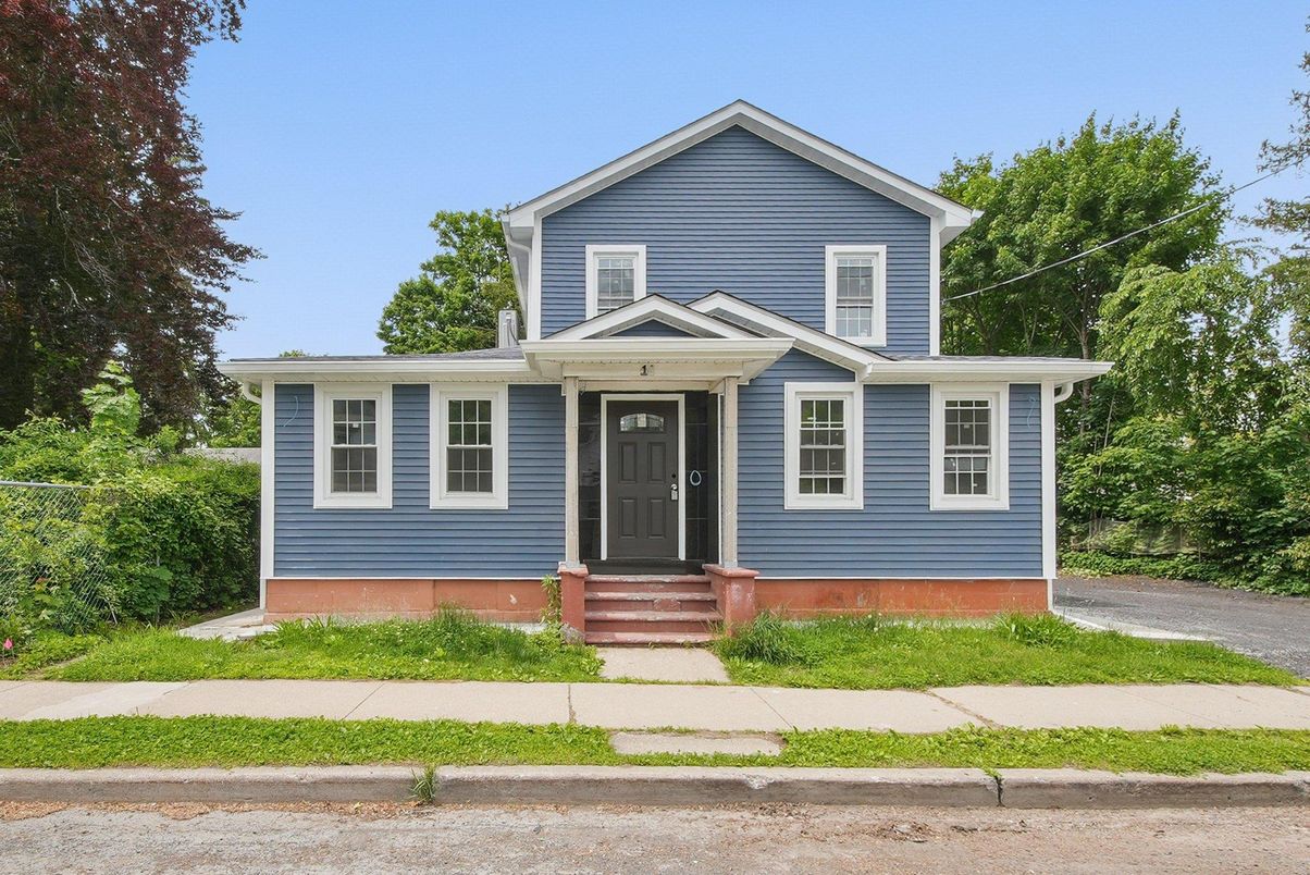 Exterior, Facade, Farmhouse