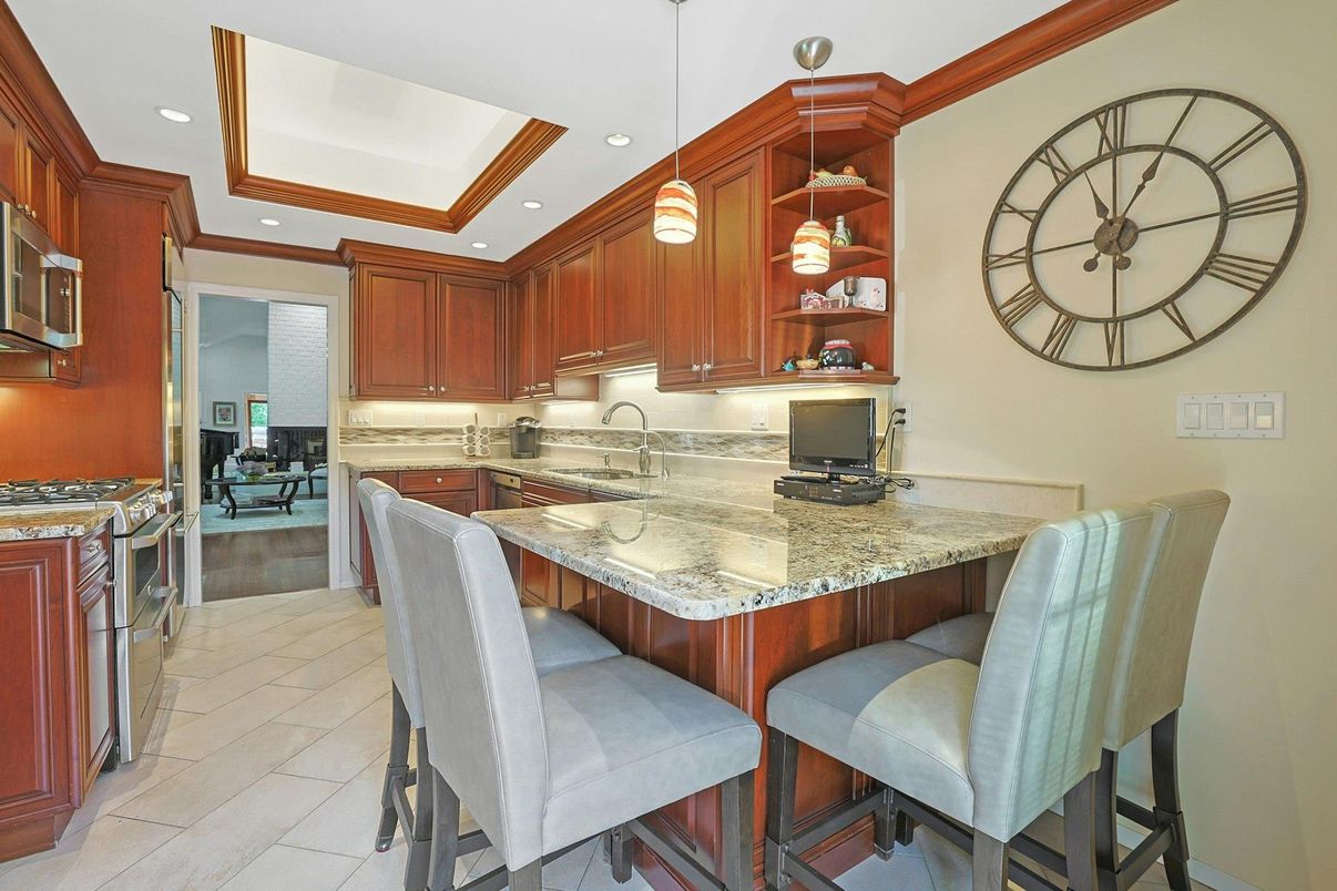 Interior, Kitchen, Pendant Lights, Recessed Lighting, Stainless Steel Appliances