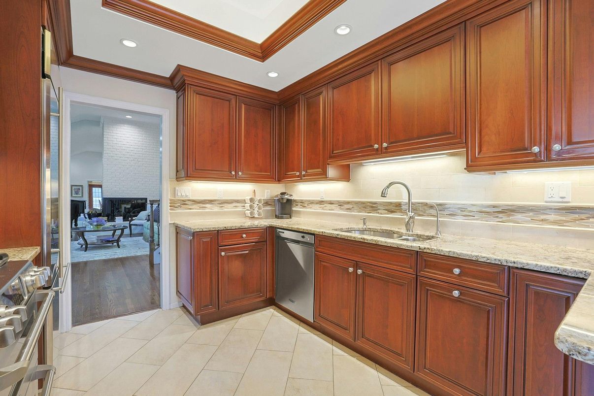 Dining room, Interior, Kitchen, Recessed Lighting, Stainless Steel Appliances, Wood Texture Flooring