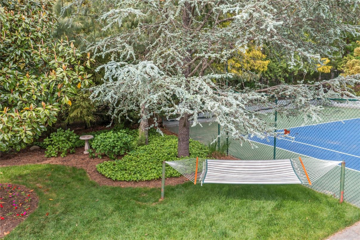 Exterior, Tennis Courts