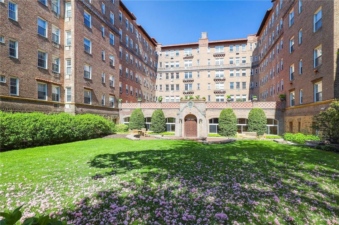 Backyard, Exterior, Facade, Brick Facade, Condo Building