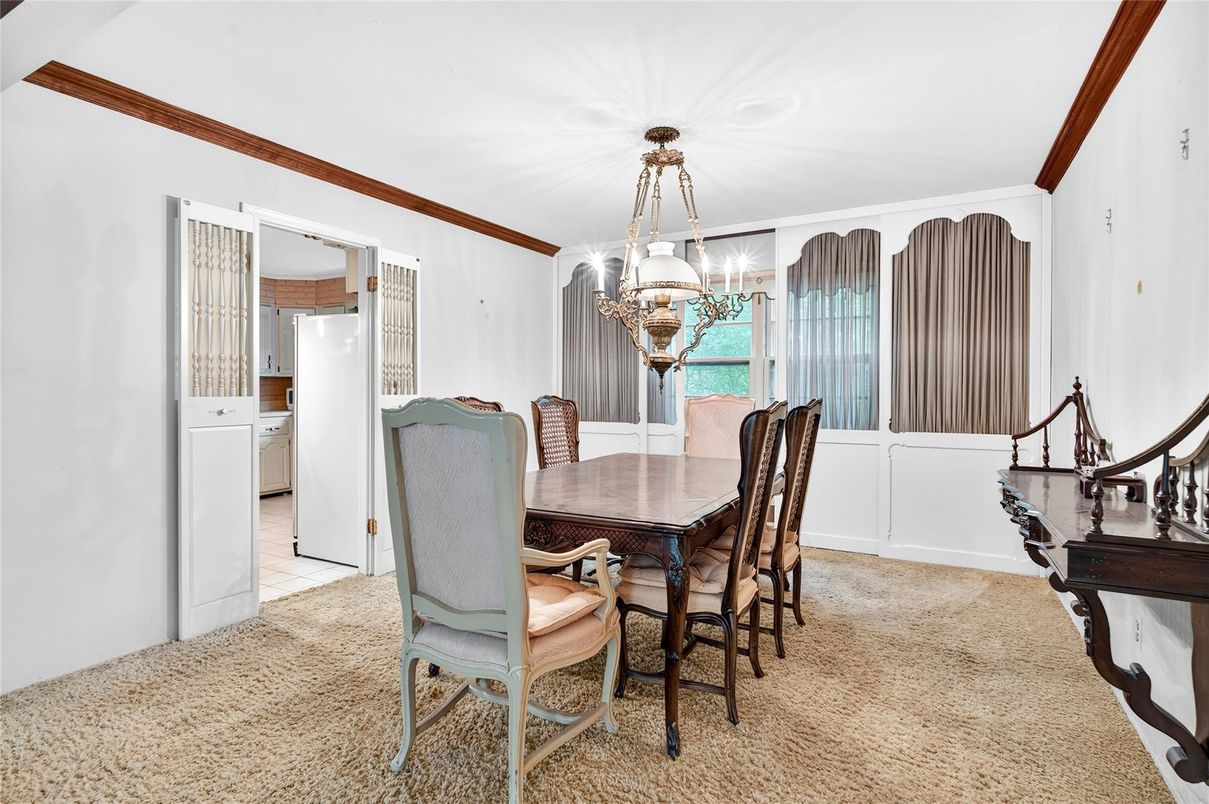 Chandelier, Dining room, Interior