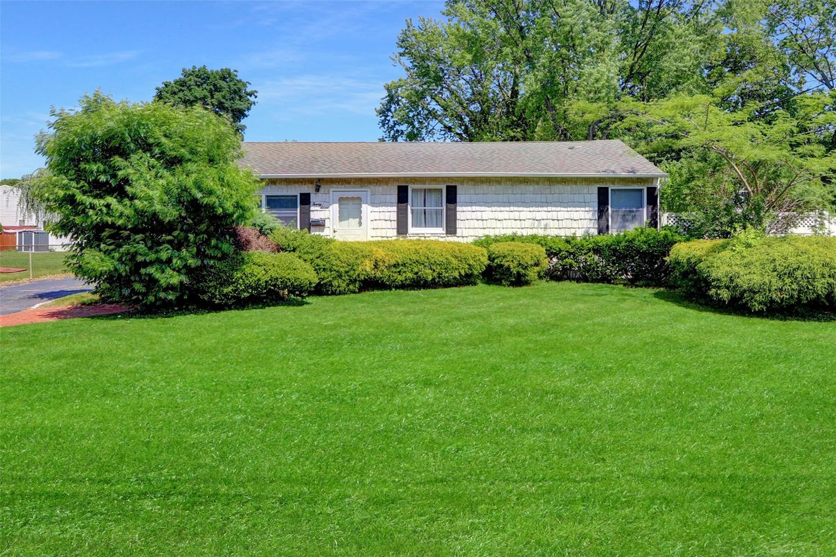 Backyard, Exterior, Facade, Ranch