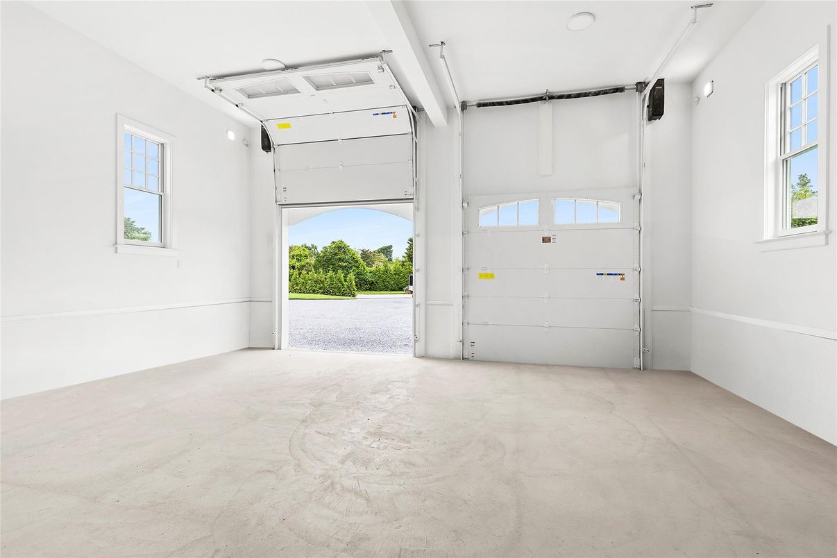 Garage, Interior