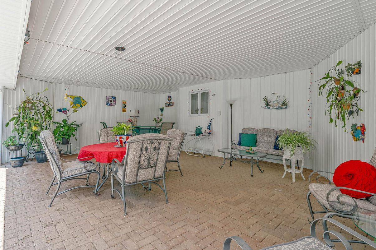 Dining room, Interior