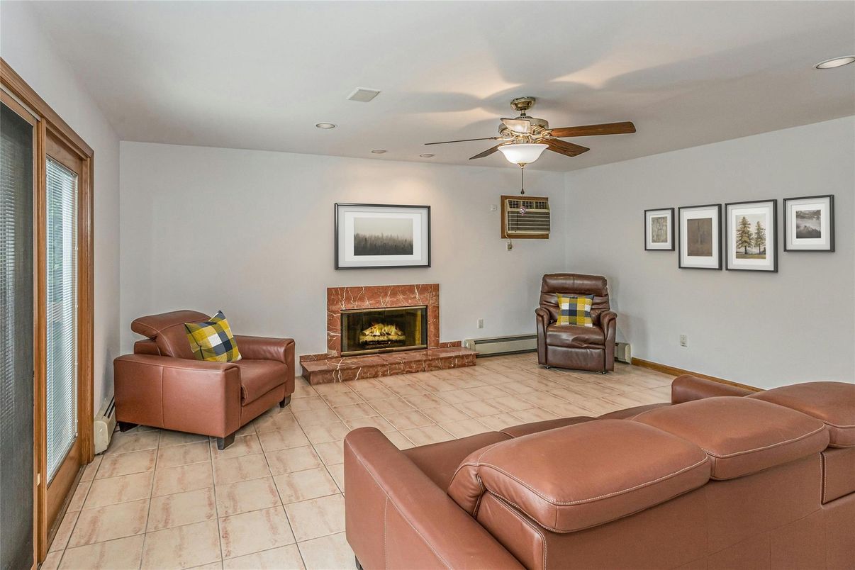 Fireplace, Interior, Recessed Lighting