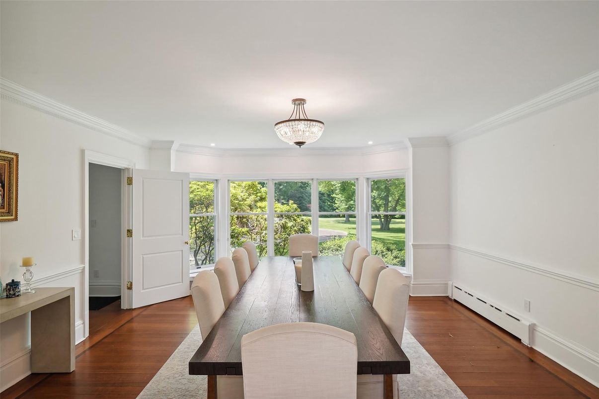 Chandelier, Dining room, Interior, Recessed Lighting, Wood Texture Flooring
