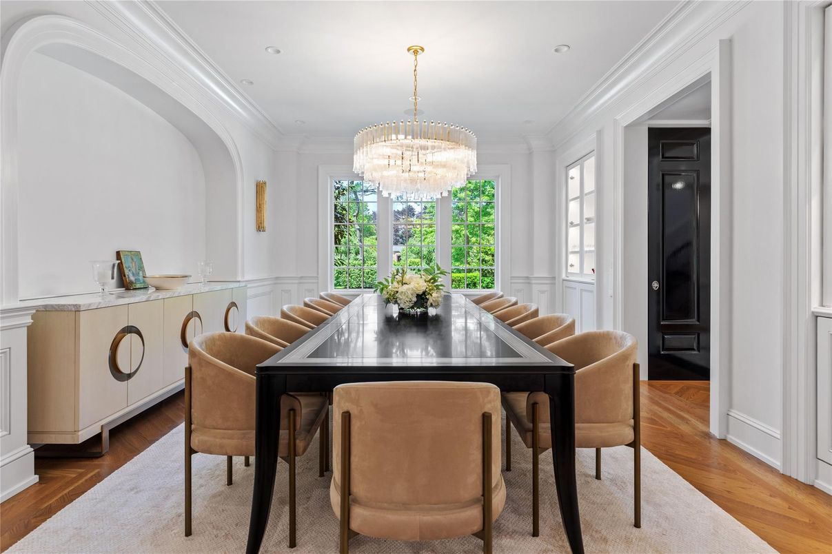 Chandelier, Dining room, Interior, Recessed Lighting, Wood Texture Flooring