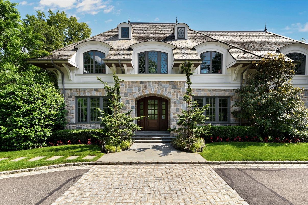 Exterior, Facade, French Provincial