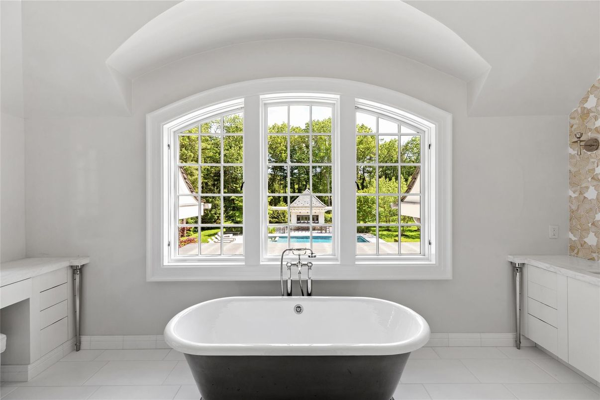 Bathroom, Free Standing Baths, Interior